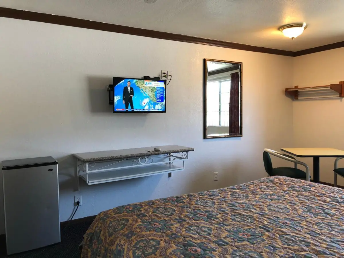 Starlight Inn, Valley Blvd - Downtown LA 9